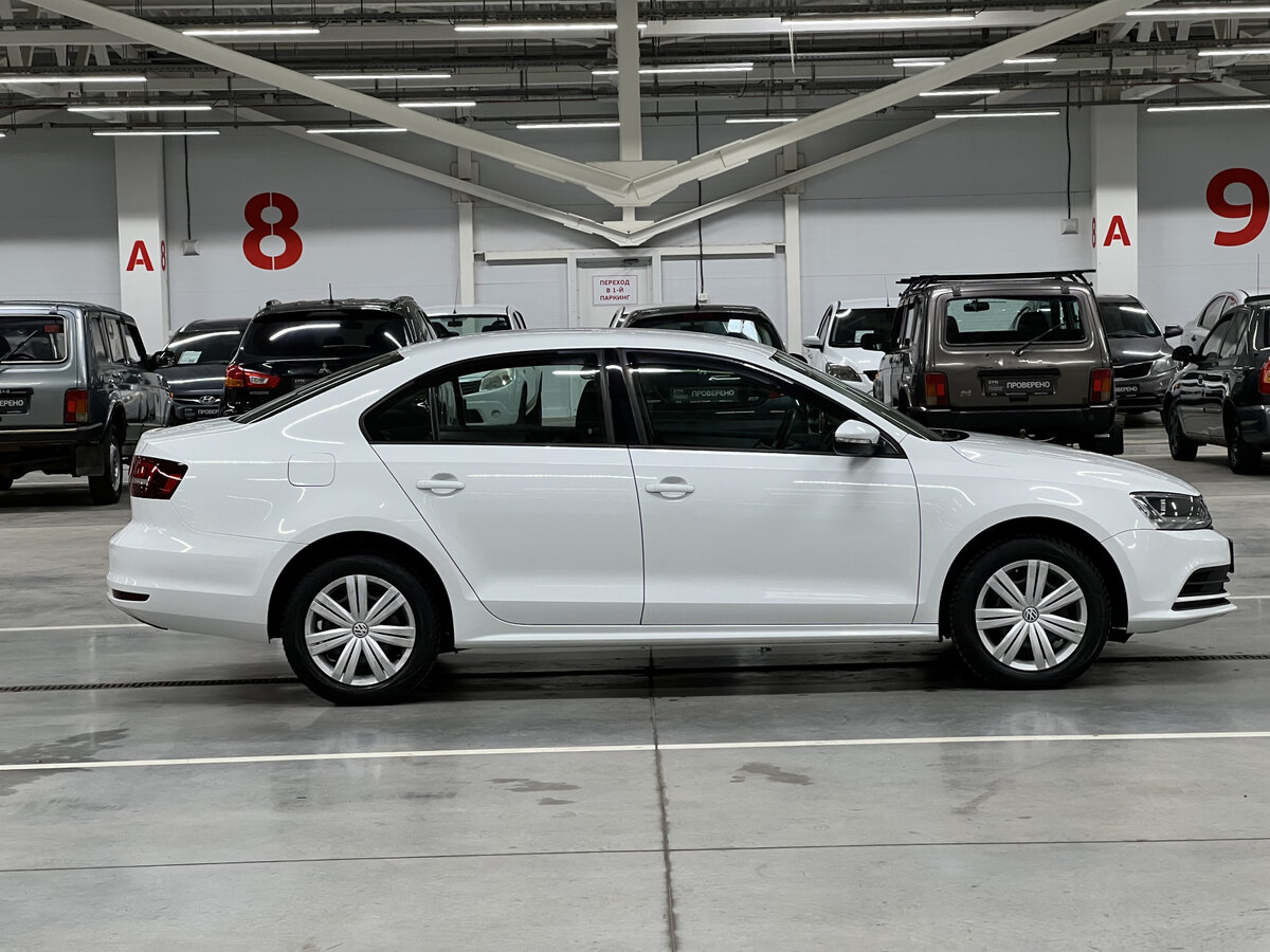 Купить Volkswagen Jetta с пробегом. Фото: #3