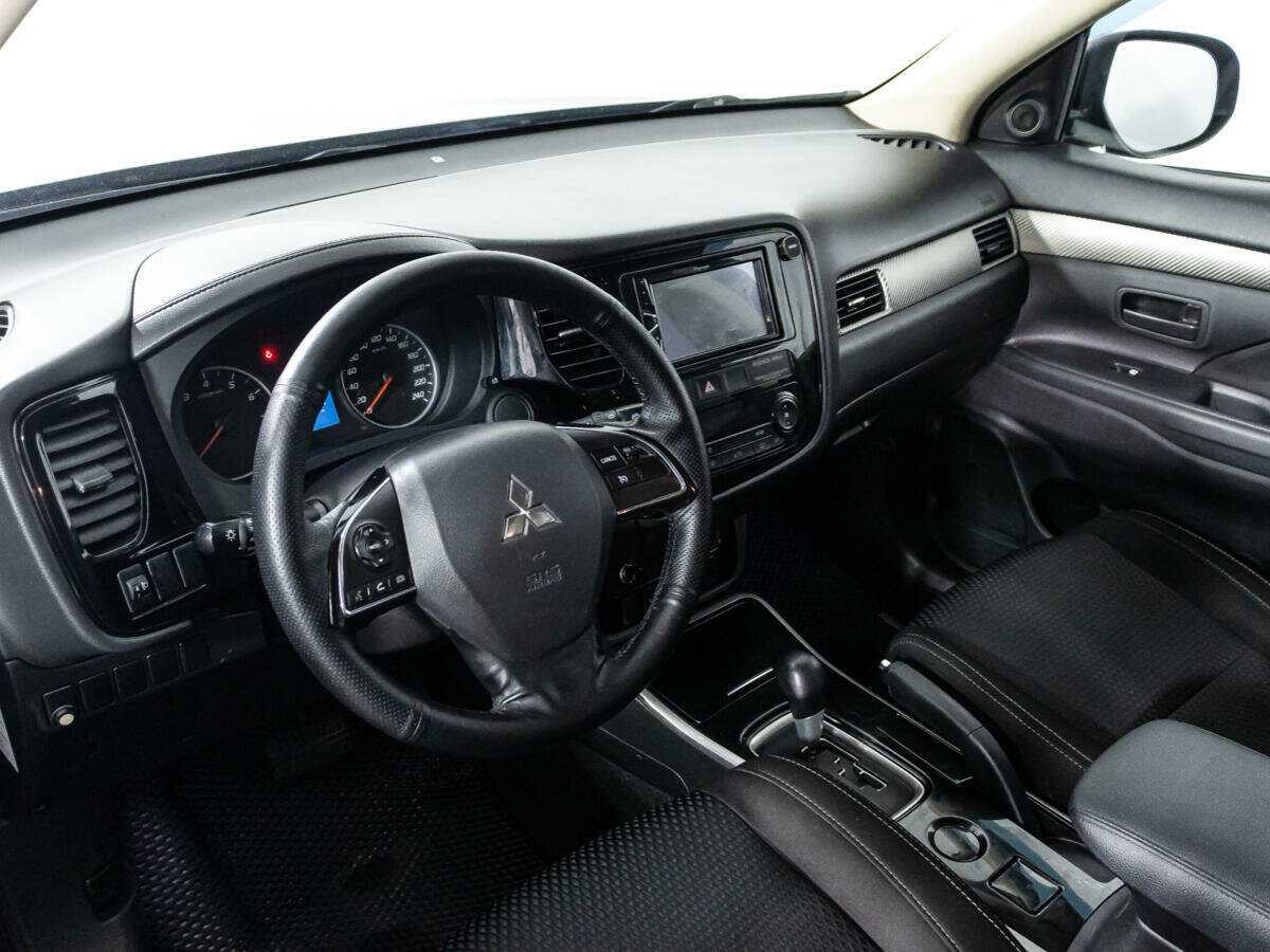 Купить Mitsubishi Outlander с пробегом. Фото: #9