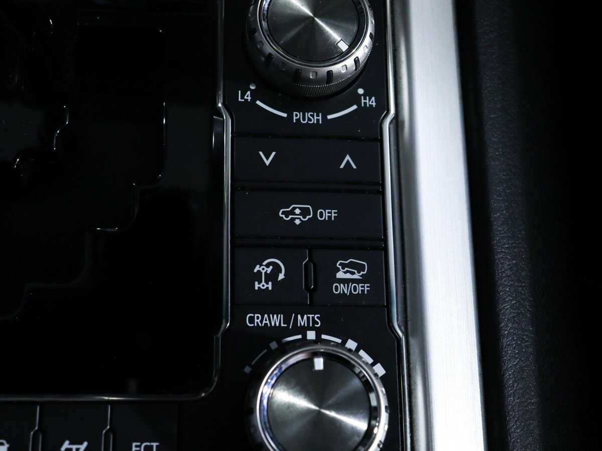 Купить Toyota Land Cruiser с пробегом. Фото: #28