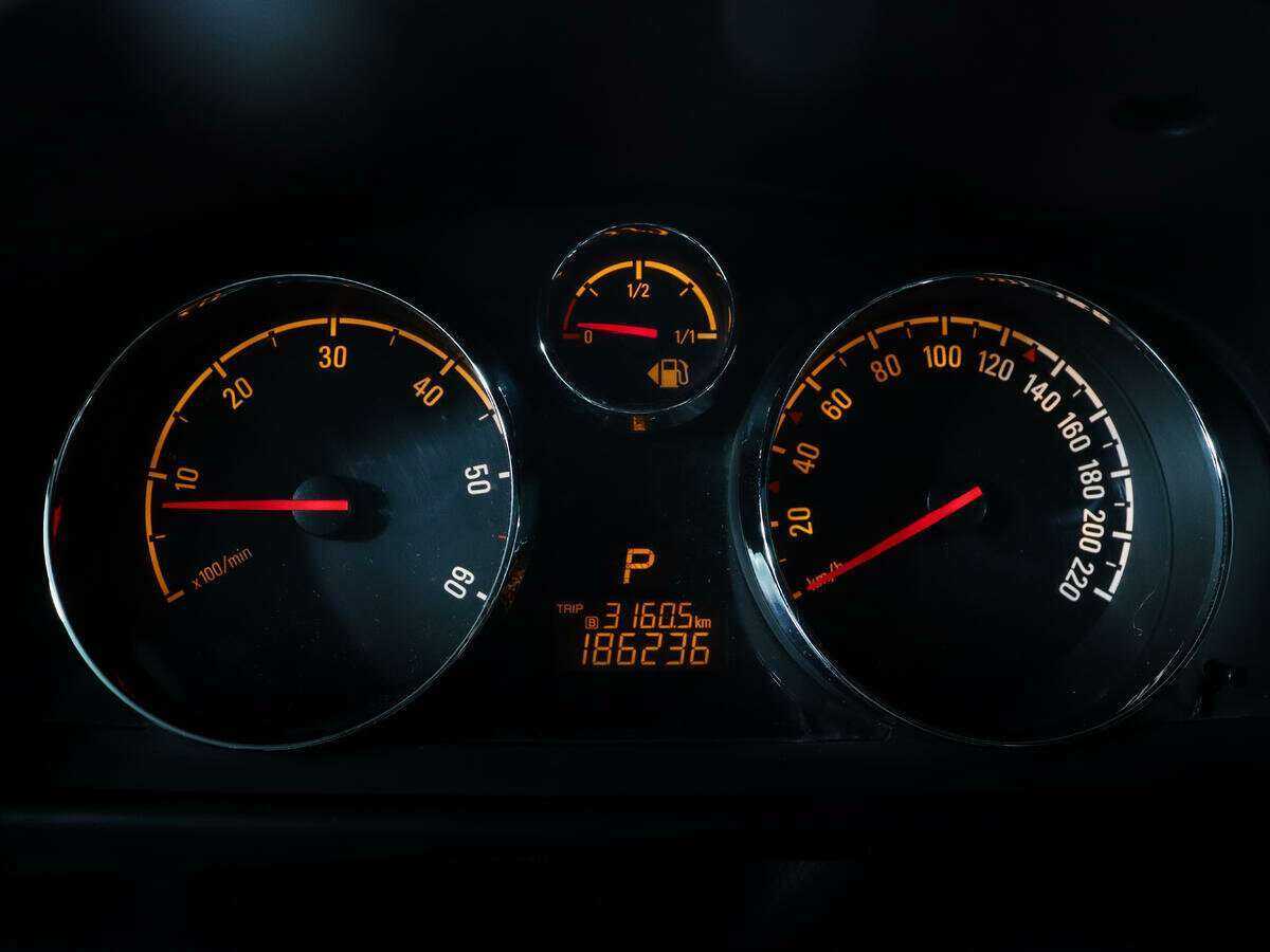 Купить Opel Antara с пробегом. Фото: #8