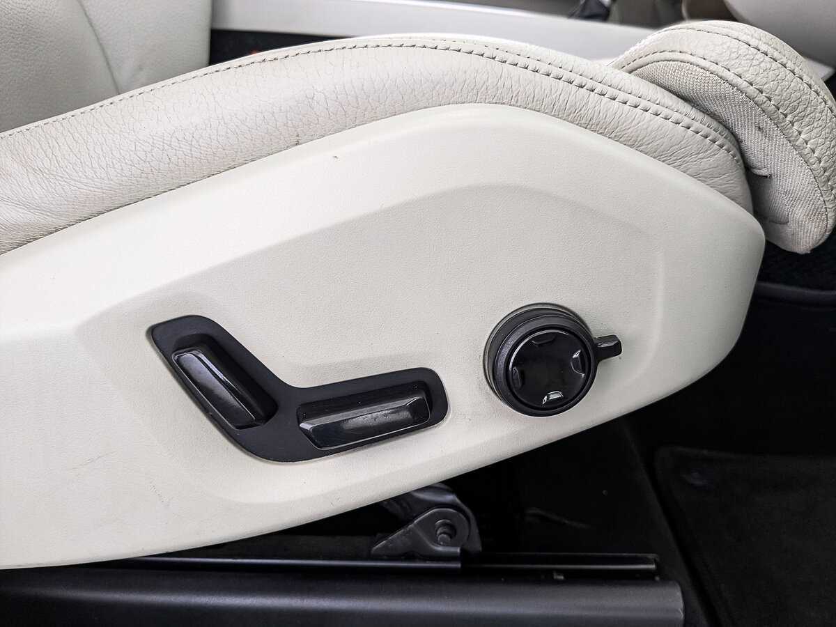 Купить Volvo XC90 с пробегом. Фото: #24
