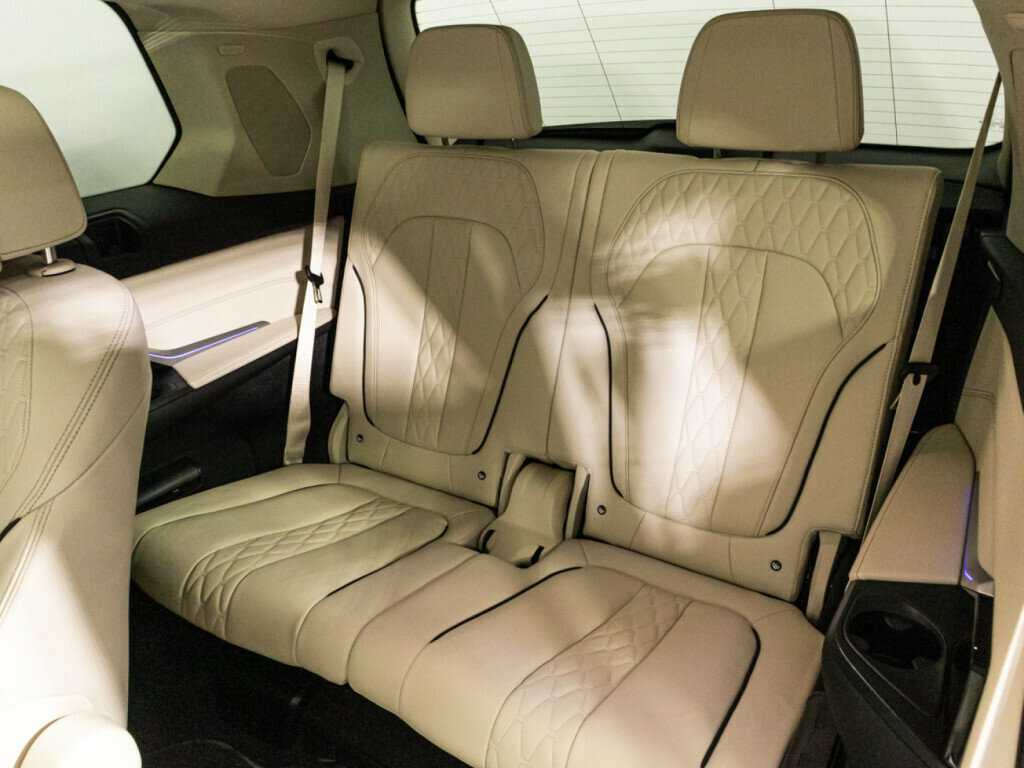 Купить BMW X7 с пробегом. Фото: #15