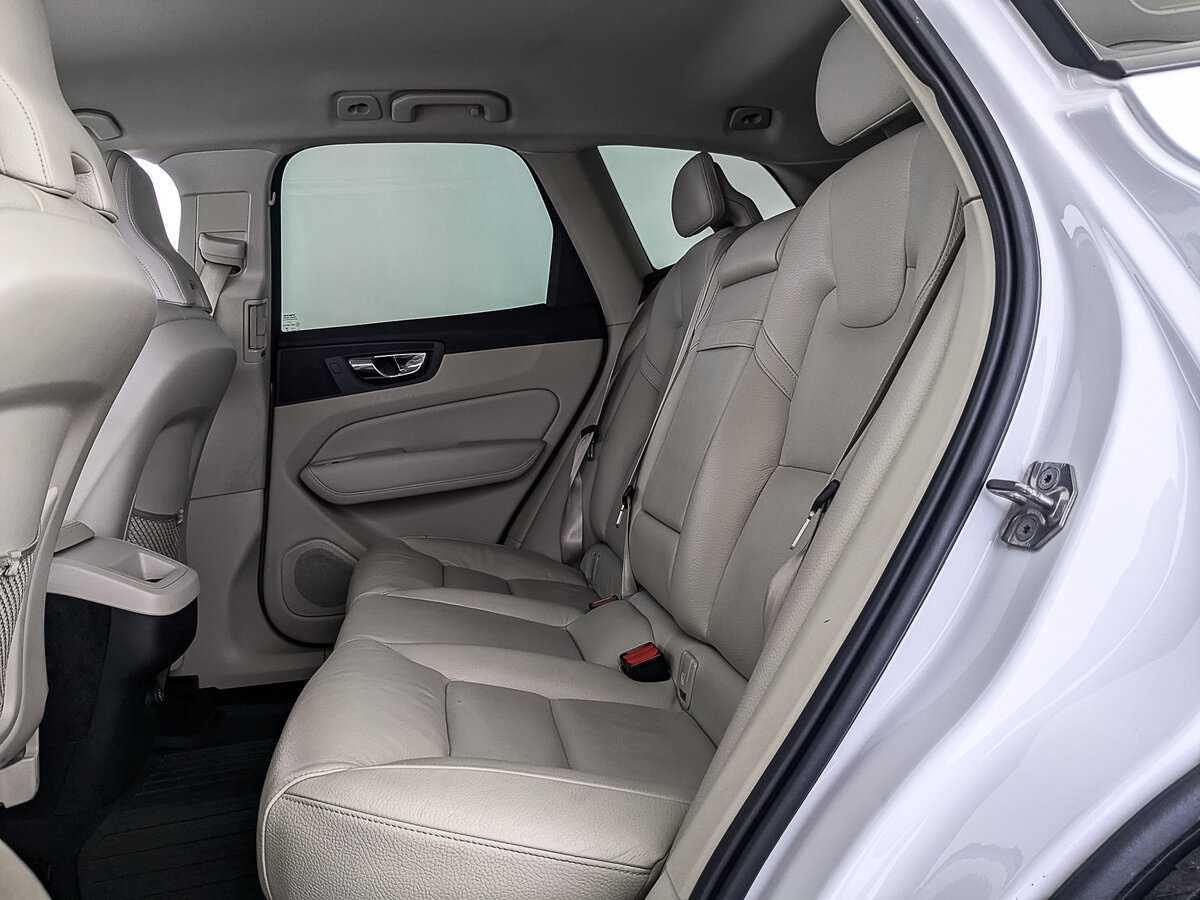 Купить Volvo XC60 с пробегом. Фото: #17