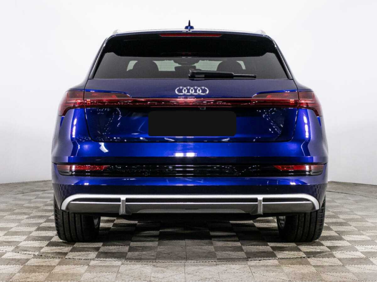 Купить Audi e-tron с пробегом. Фото: #4