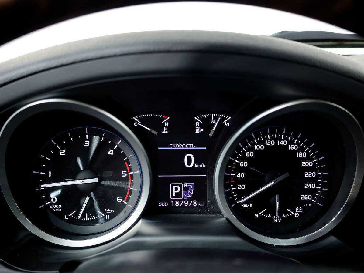 Купить Toyota Land Cruiser с пробегом. Фото: #9