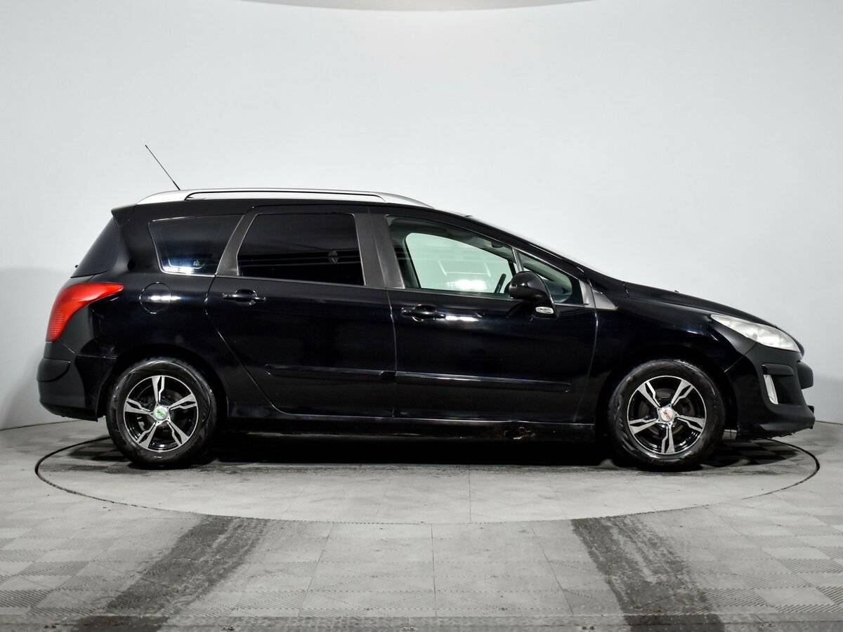 Купить Peugeot 308 с пробегом. Фото: #3