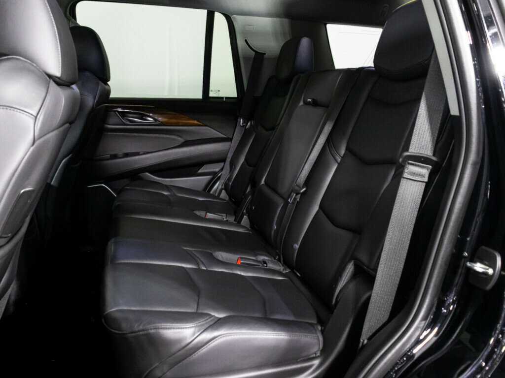 Купить Cadillac Escalade с пробегом. Фото: #9