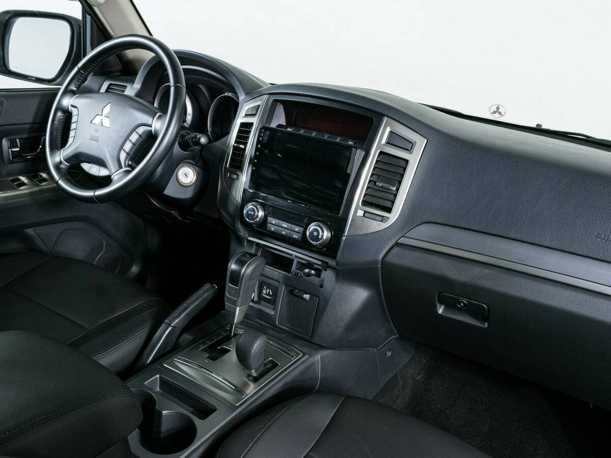 Купить Mitsubishi Pajero с пробегом. Фото: #7