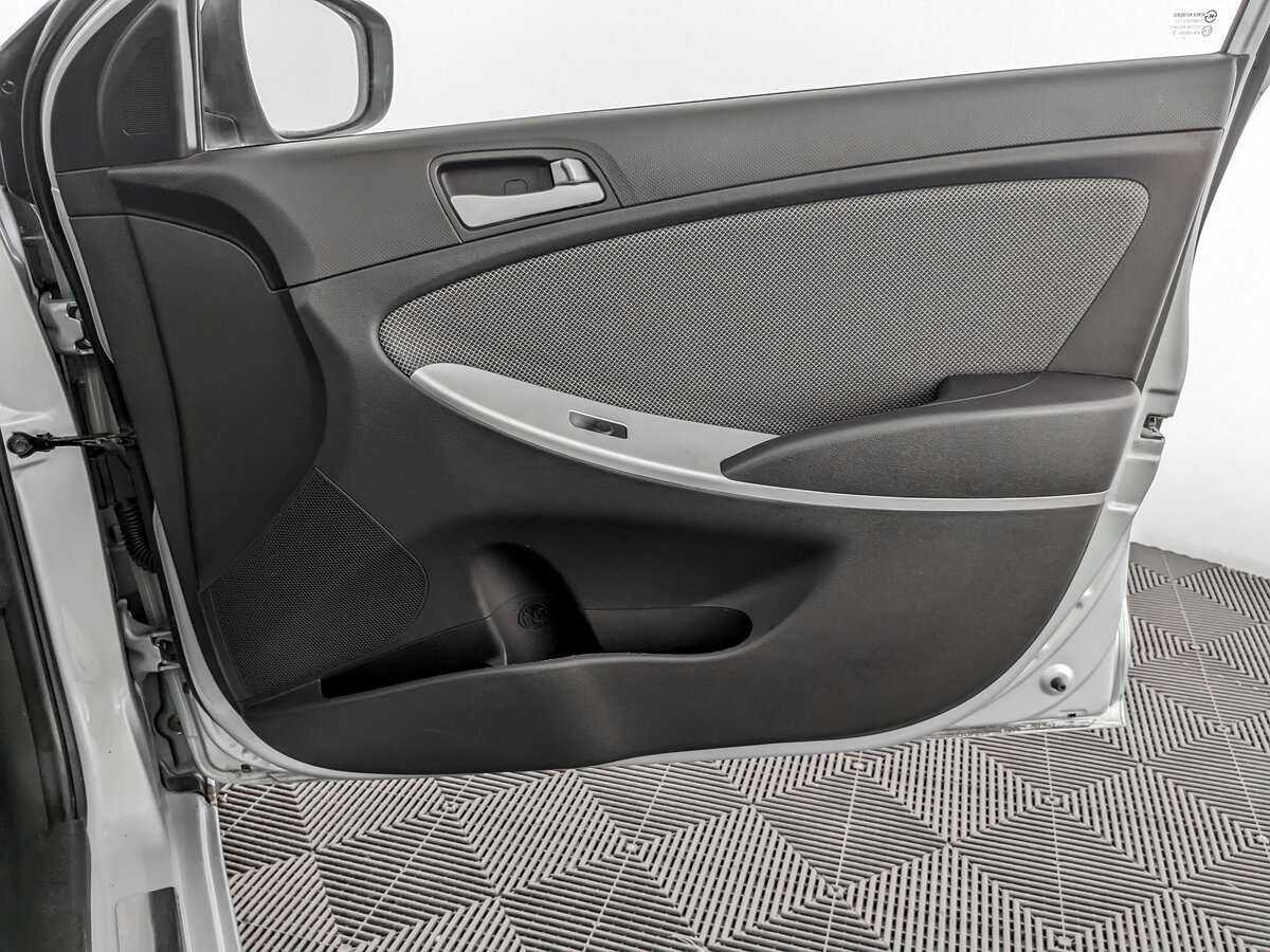 Купить Hyundai Solaris с пробегом. Фото: #16