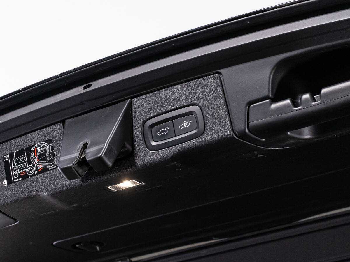 Купить Volvo XC60 с пробегом. Фото: #14