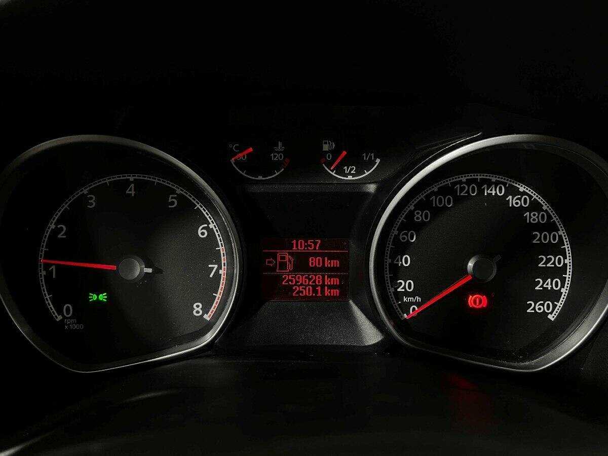 Купить Ford Mondeo с пробегом. Фото: #8