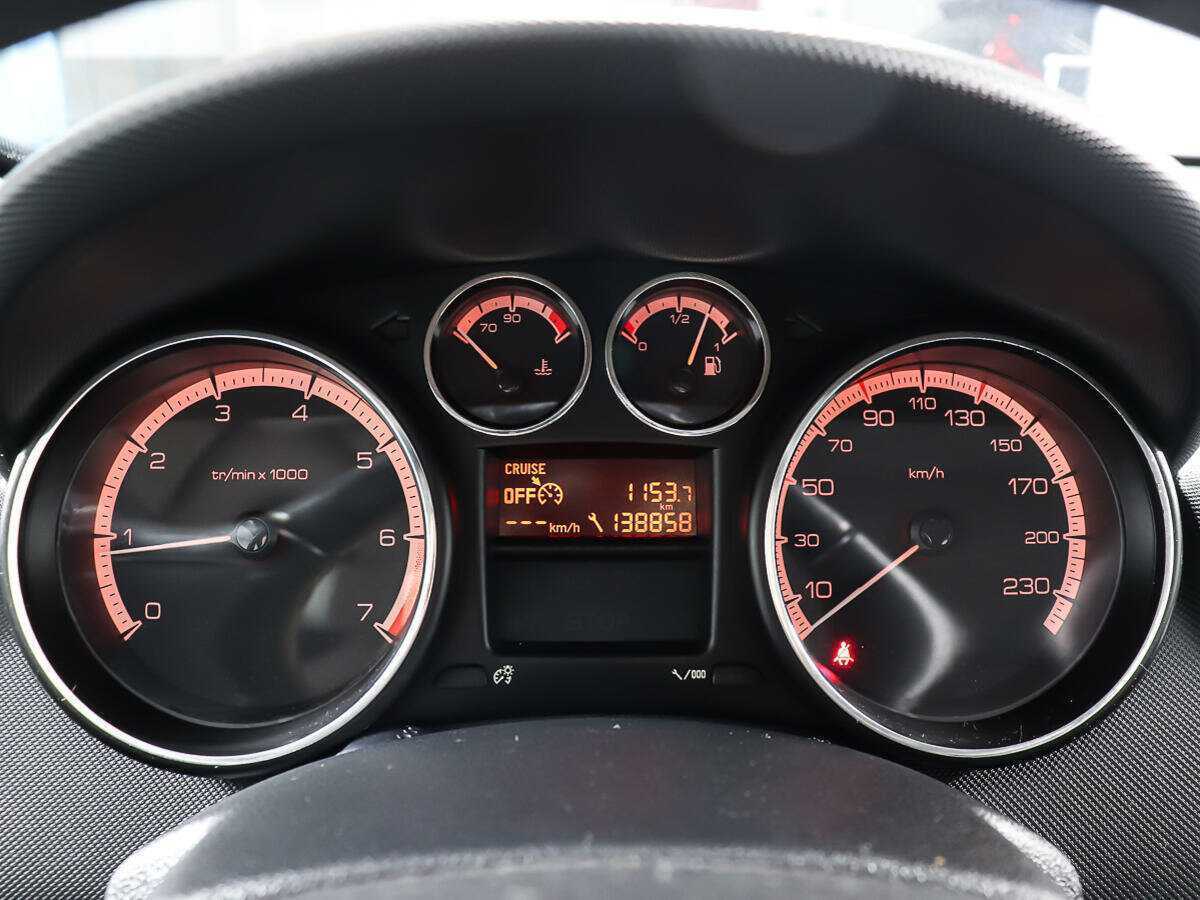 Купить Peugeot 308 с пробегом. Фото: #14