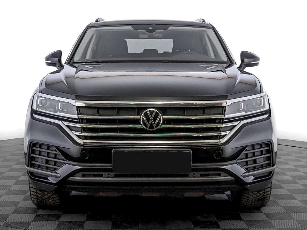 Купить Volkswagen Touareg с пробегом. Фото: #1