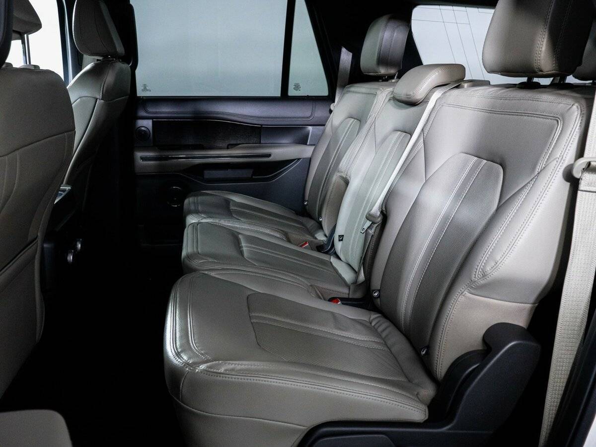 Купить Ford Expedition с пробегом. Фото: #9