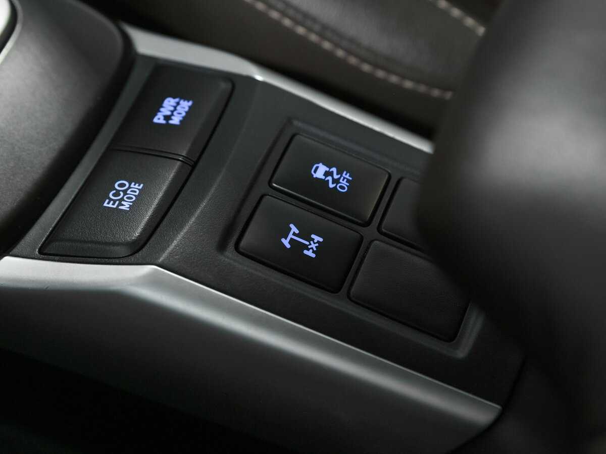 Купить Toyota Fortuner с пробегом. Фото: #14