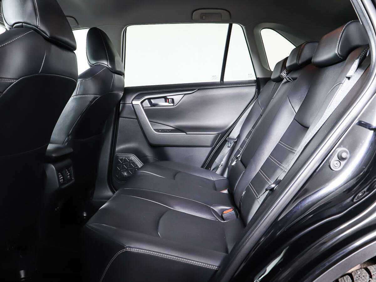 Купить Toyota RAV4 с пробегом. Фото: #9
