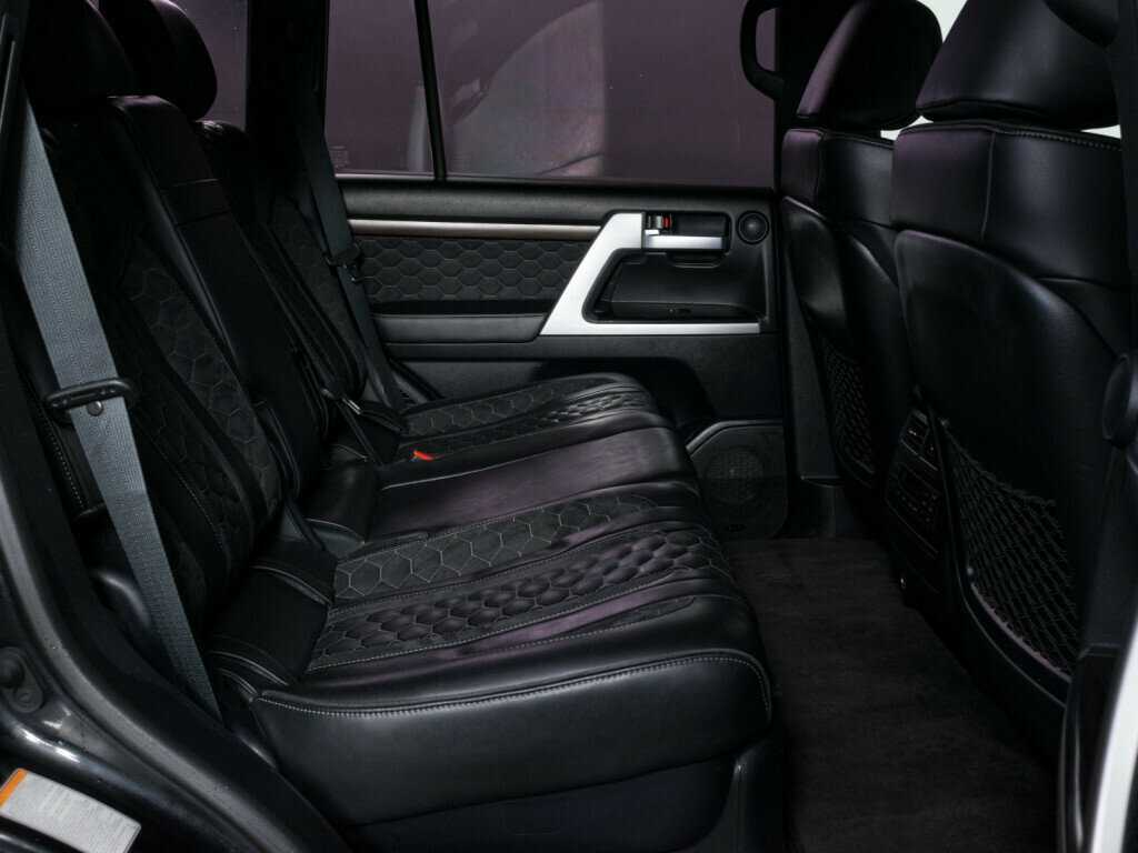 Купить Toyota Land Cruiser с пробегом. Фото: #8