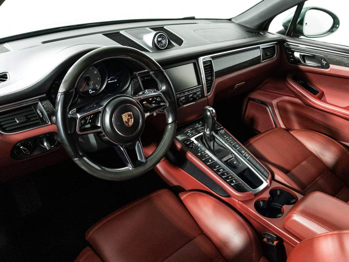 Купить Porsche Macan с пробегом. Фото: #10