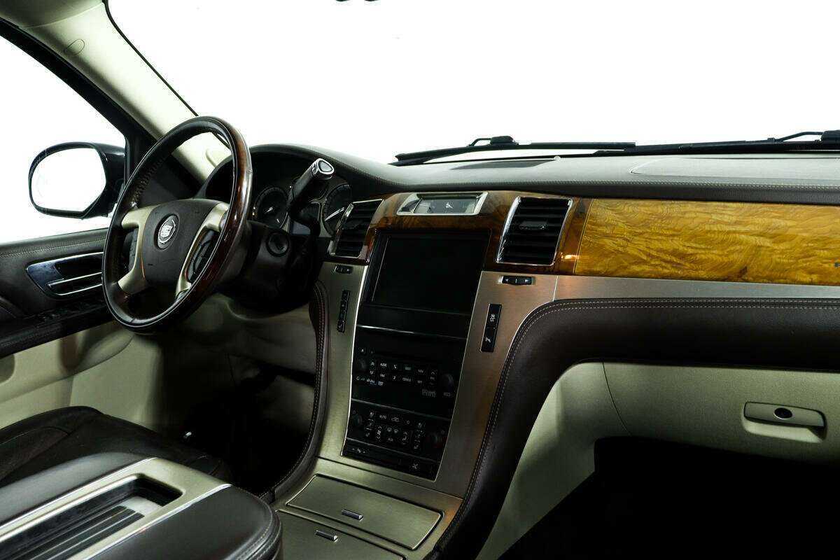Купить Cadillac Escalade с пробегом. Фото: #7