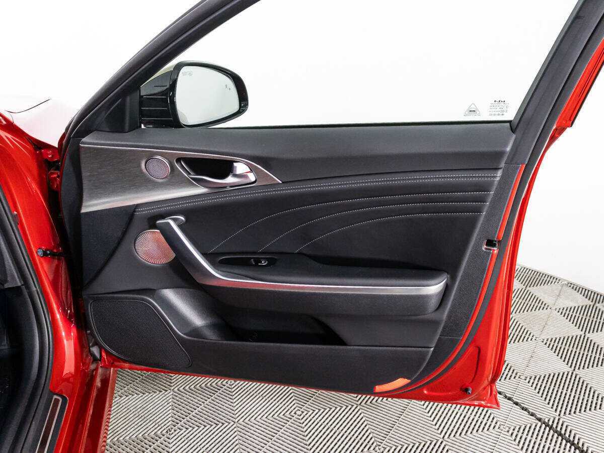 Купить Kia Stinger с пробегом. Фото: #29