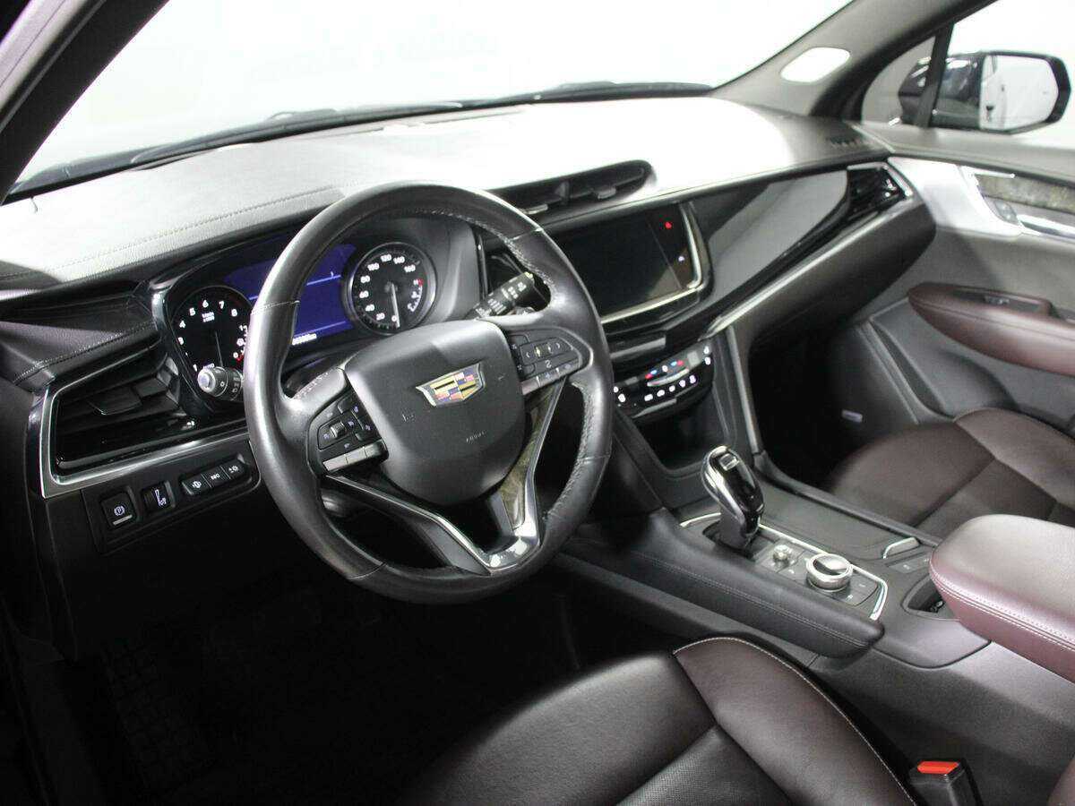 Купить Cadillac XT6 с пробегом. Фото: #11