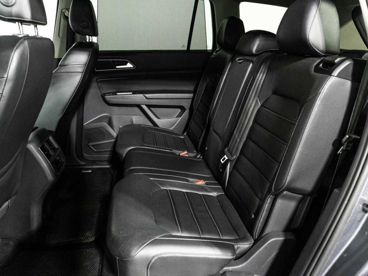 Купить Volkswagen Teramont с пробегом. Фото: #7