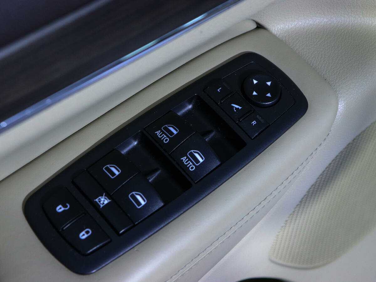 Купить Jeep Grand Cherokee с пробегом. Фото: #21