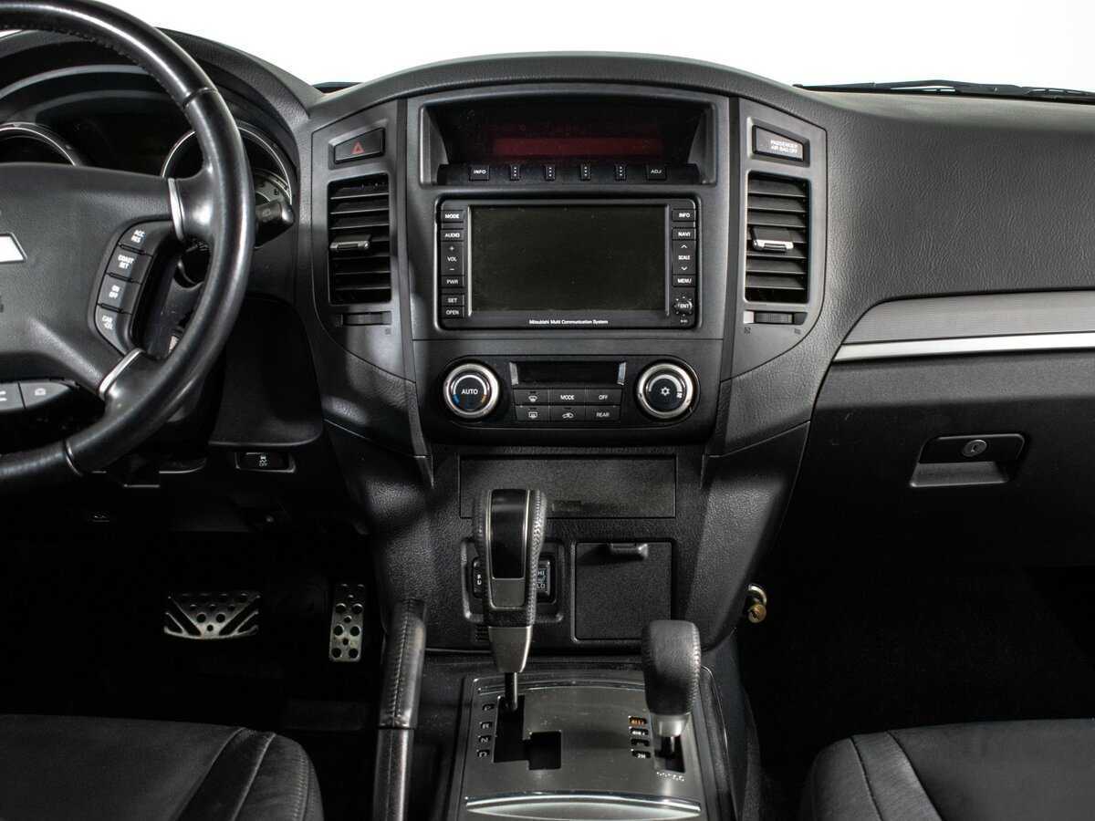 Купить Mitsubishi Pajero с пробегом. Фото: #10