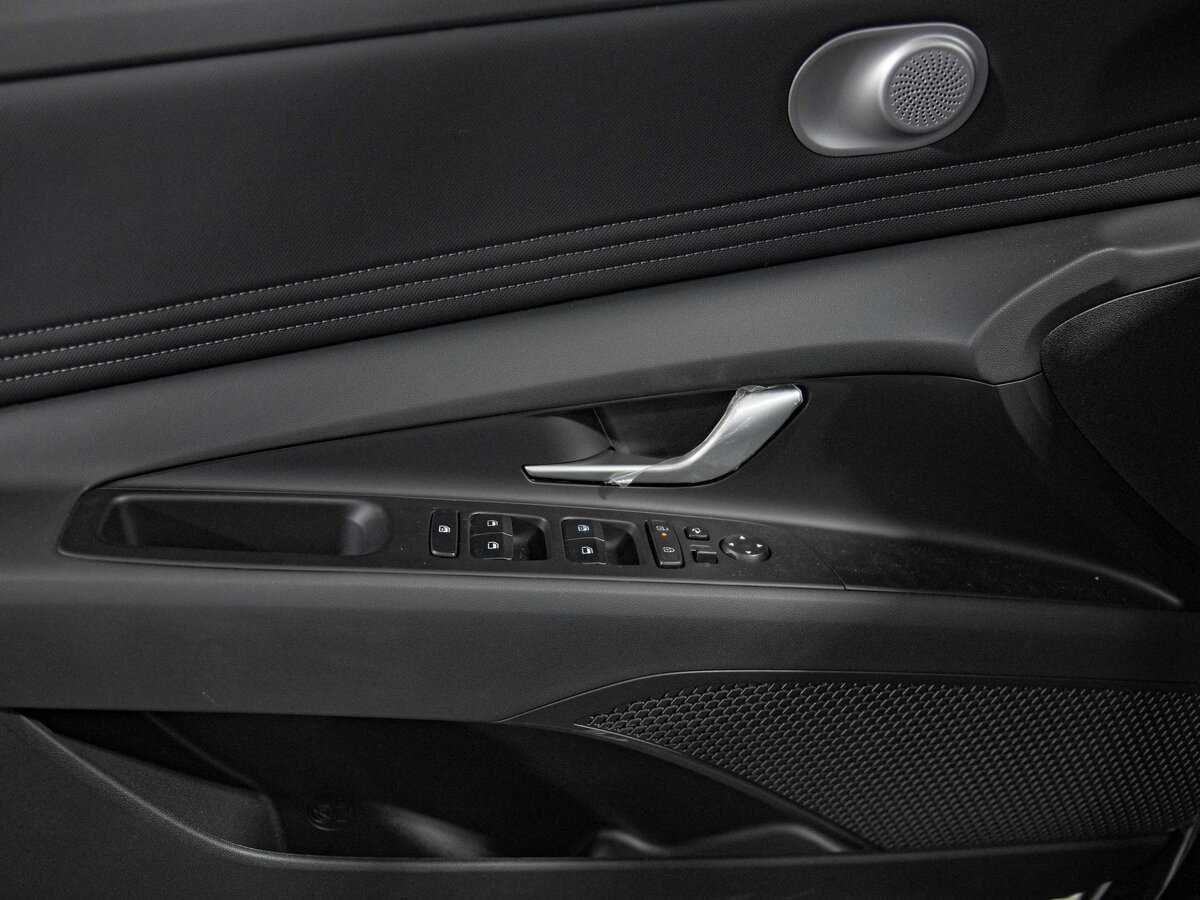 Купить Hyundai Elantra с пробегом. Фото: #12