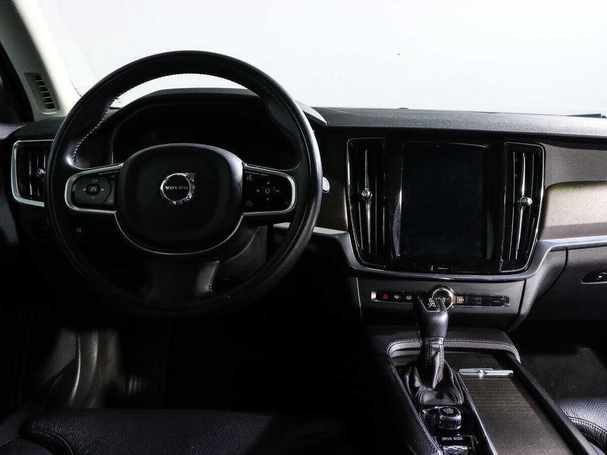 Купить Volvo V90 Cross Country с пробегом. Фото: #9