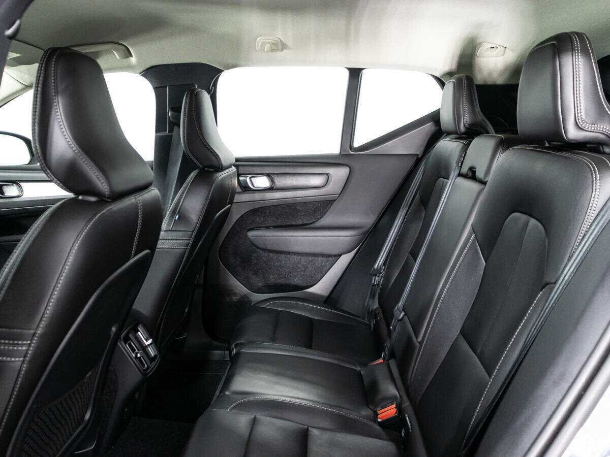 Купить Volvo XC40 с пробегом. Фото: #9