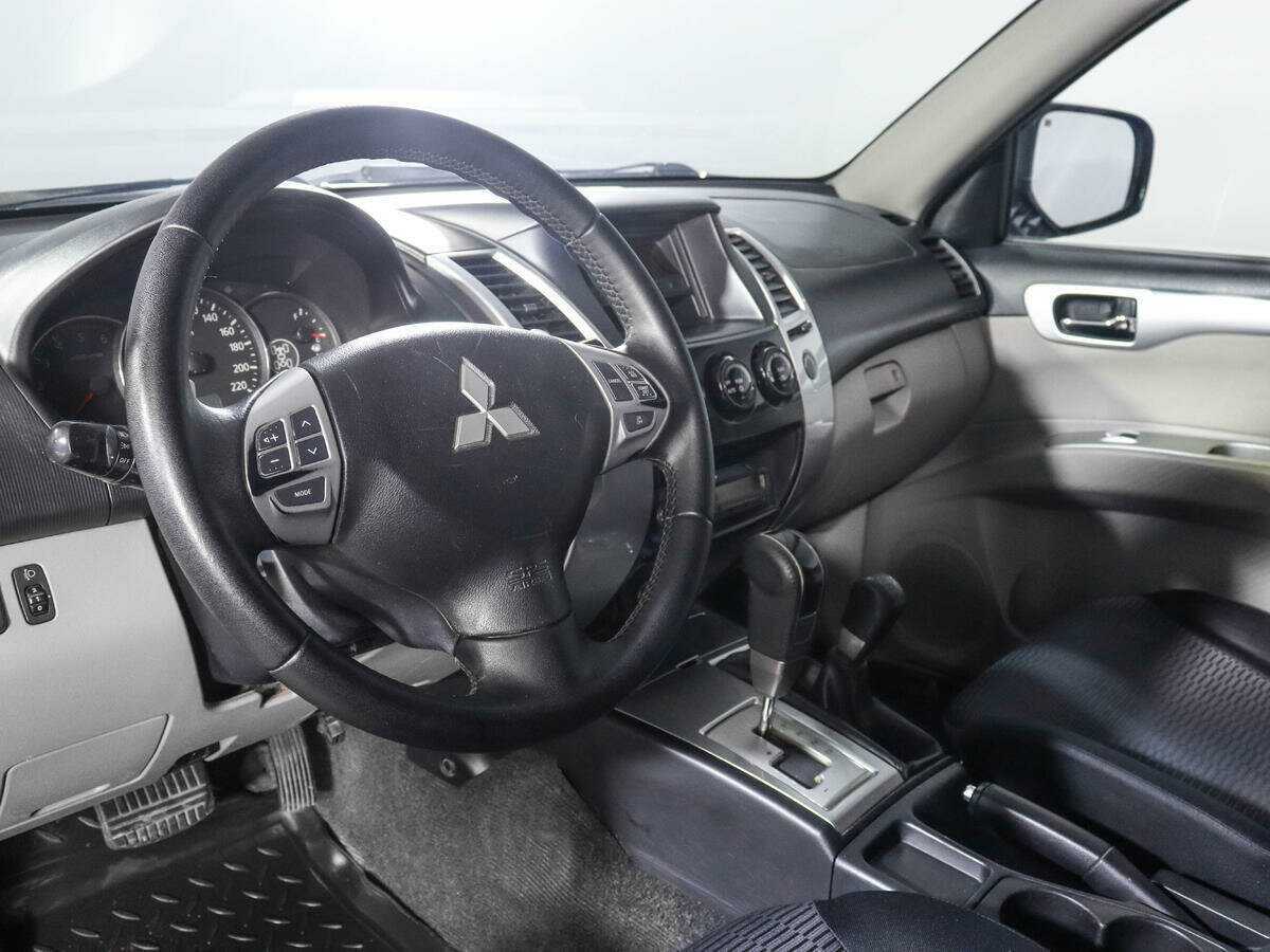 Купить Mitsubishi Pajero Sport с пробегом. Фото: #12