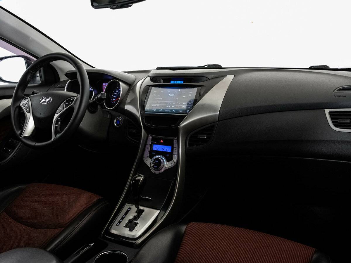 Купить Hyundai Elantra с пробегом. Фото: #6