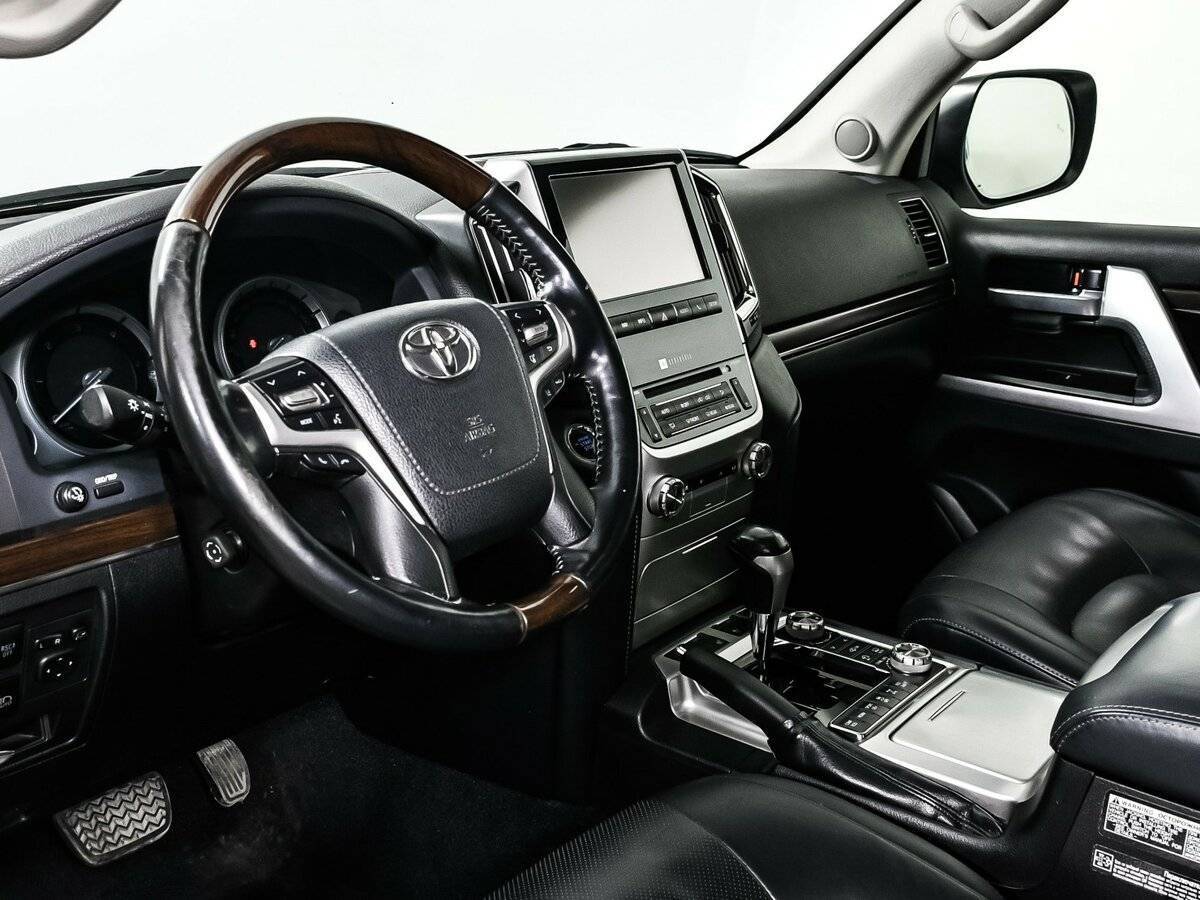 Купить Toyota Land Cruiser с пробегом. Фото: #11