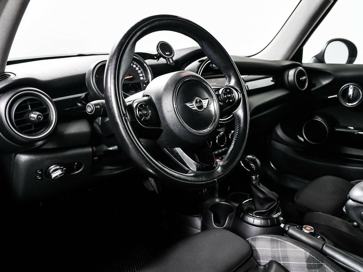 Купить Mini Hatch с пробегом. Фото: #11