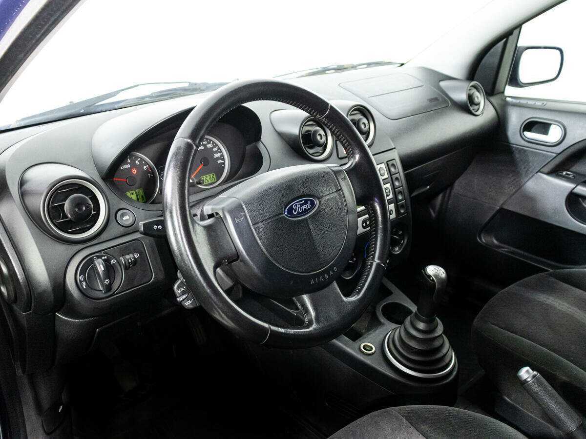 Купить Ford Fiesta с пробегом. Фото: #10