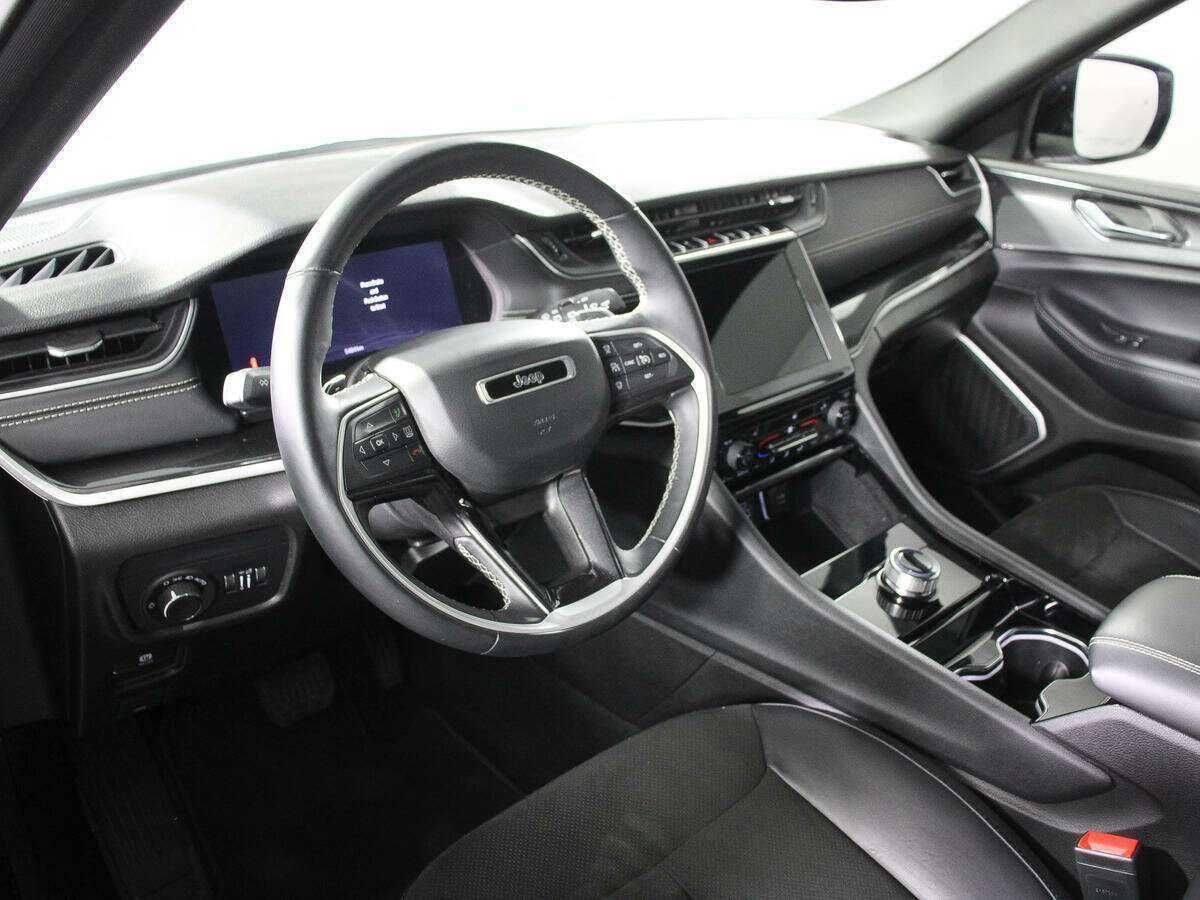 Купить Jeep Grand Cherokee с пробегом. Фото: #11