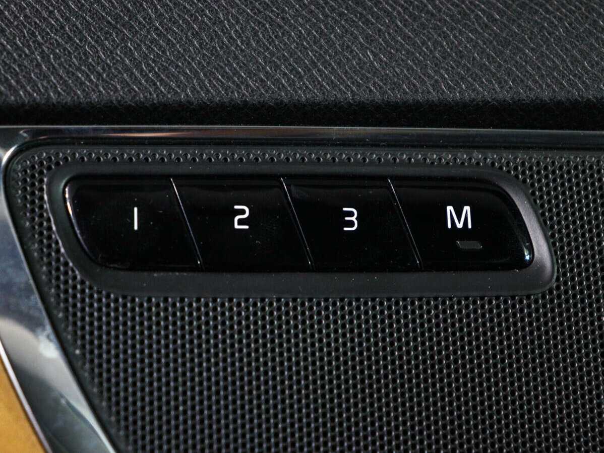 Купить Volvo XC90 с пробегом. Фото: #18