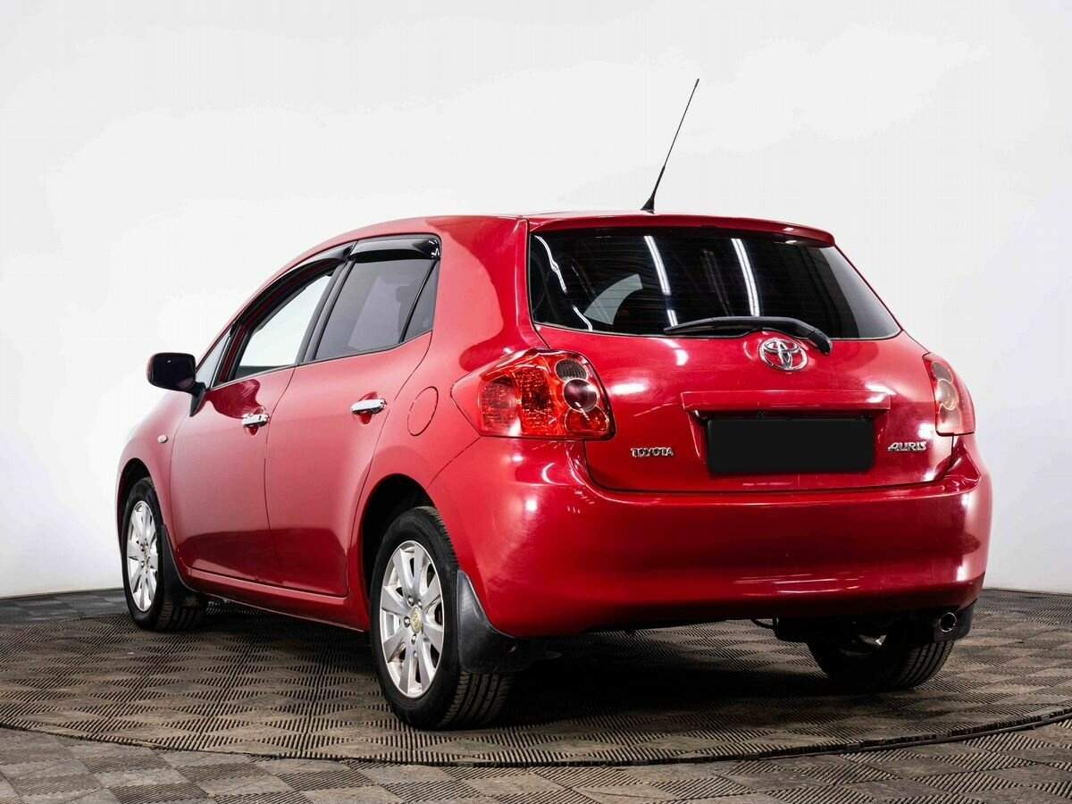 Купить Toyota Auris с пробегом. Фото: #3