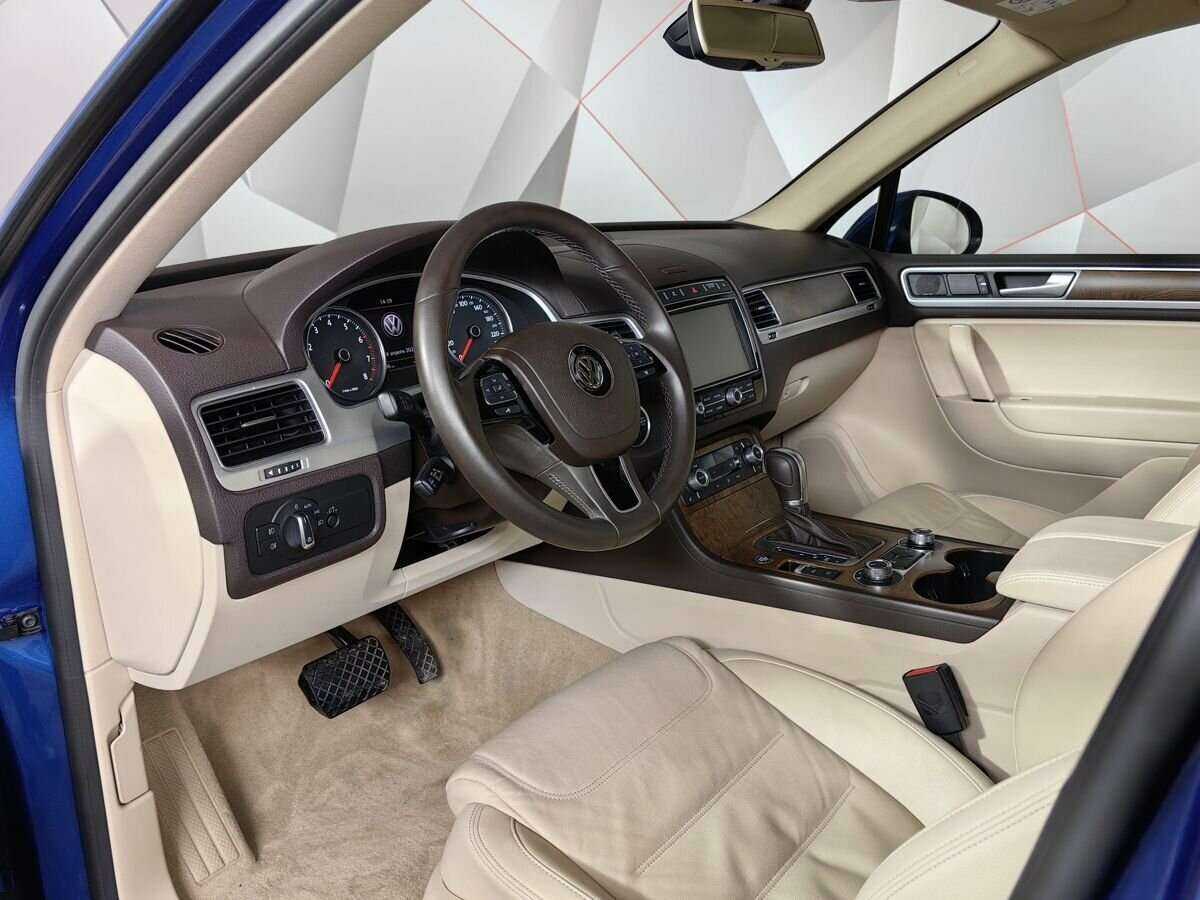 Купить Volkswagen Touareg с пробегом. Фото: #11