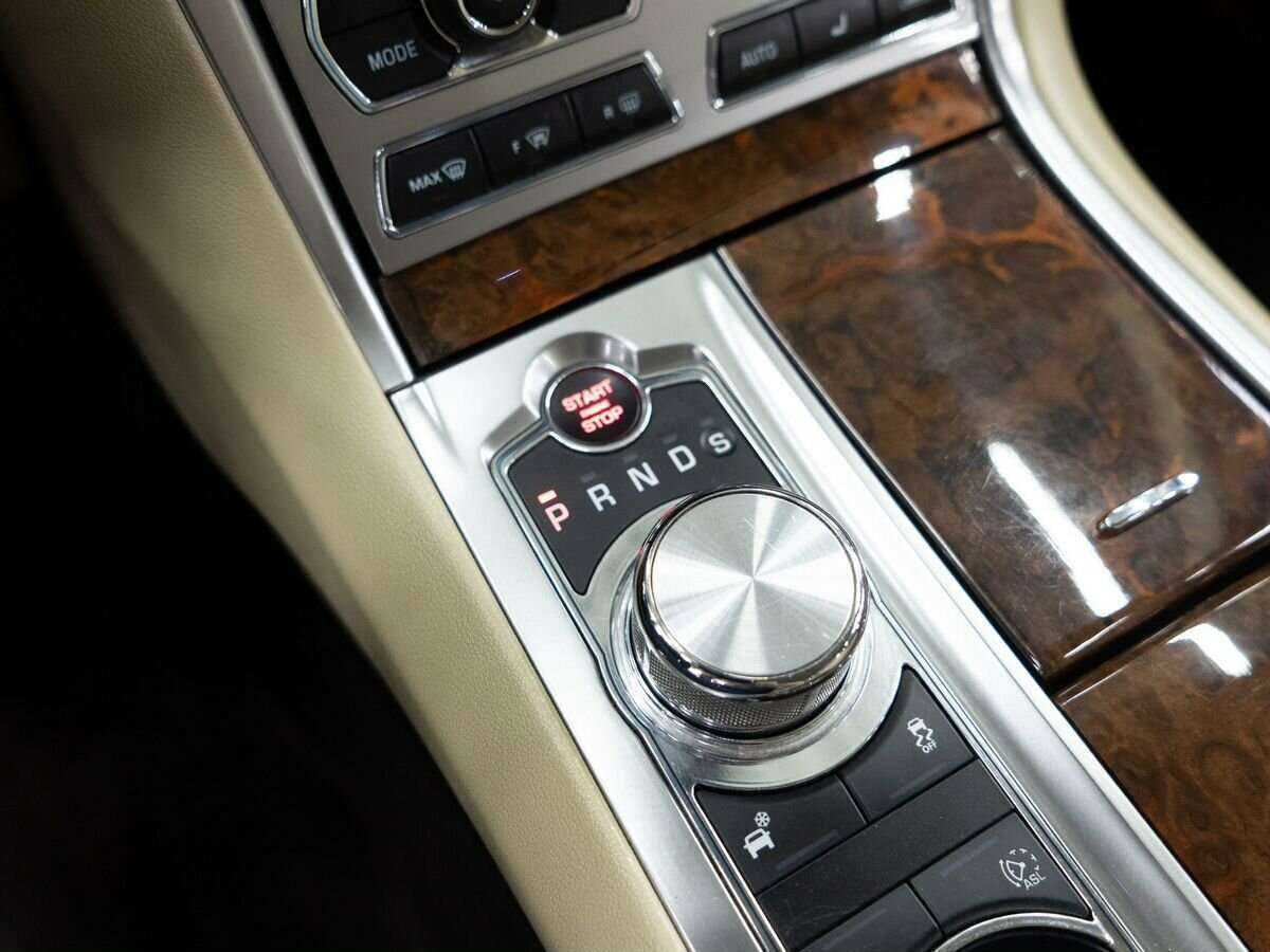 Купить Jaguar XF с пробегом. Фото: #12