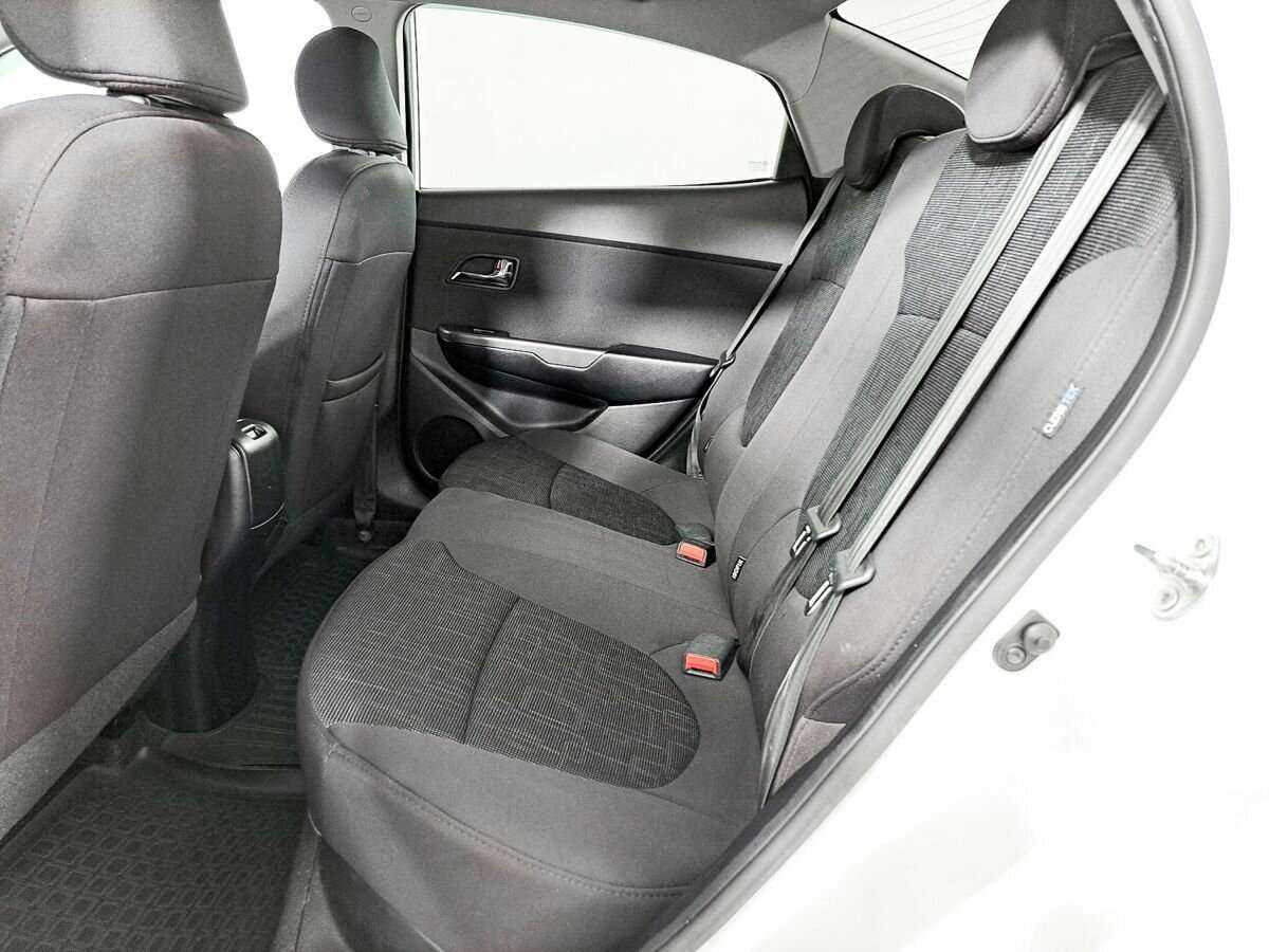 Купить Kia Rio с пробегом. Фото: #9