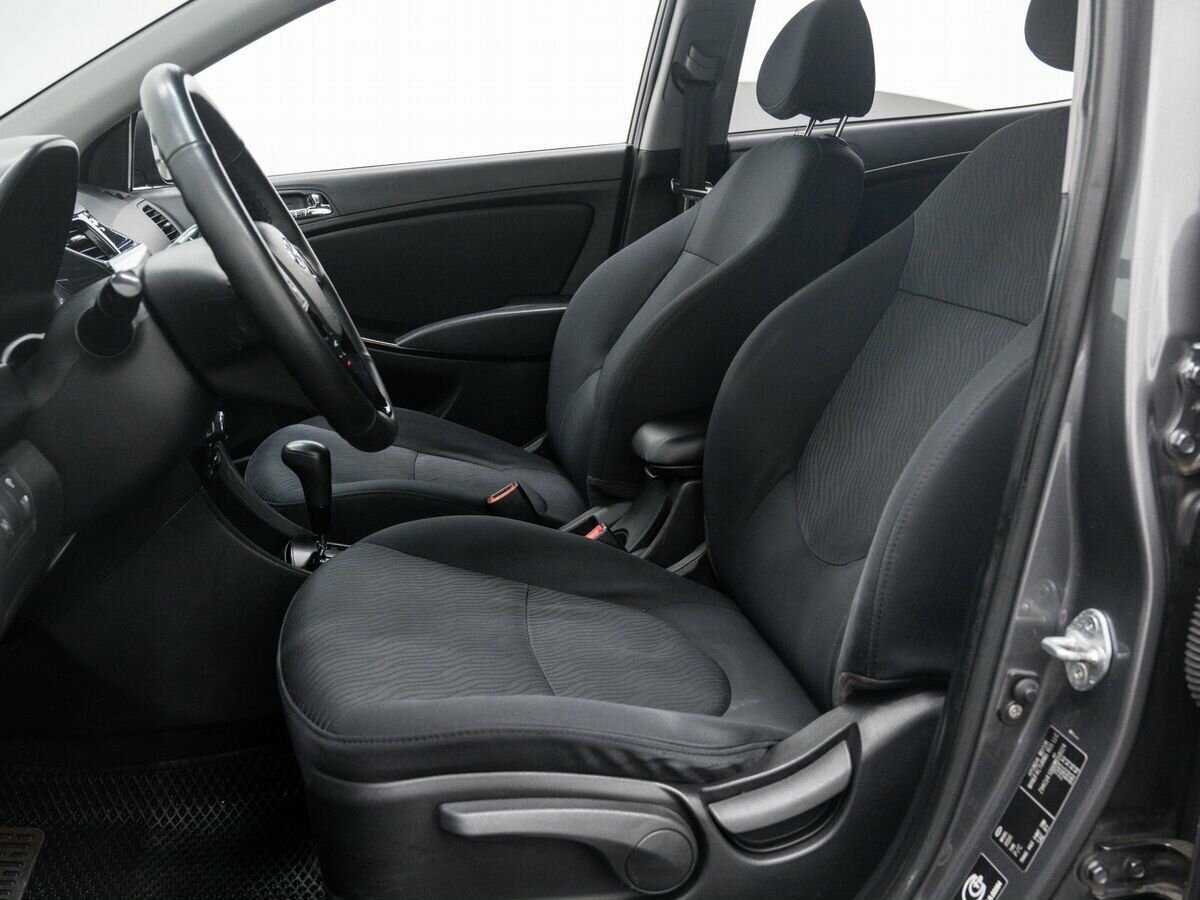 Купить Hyundai Solaris с пробегом. Фото: #13