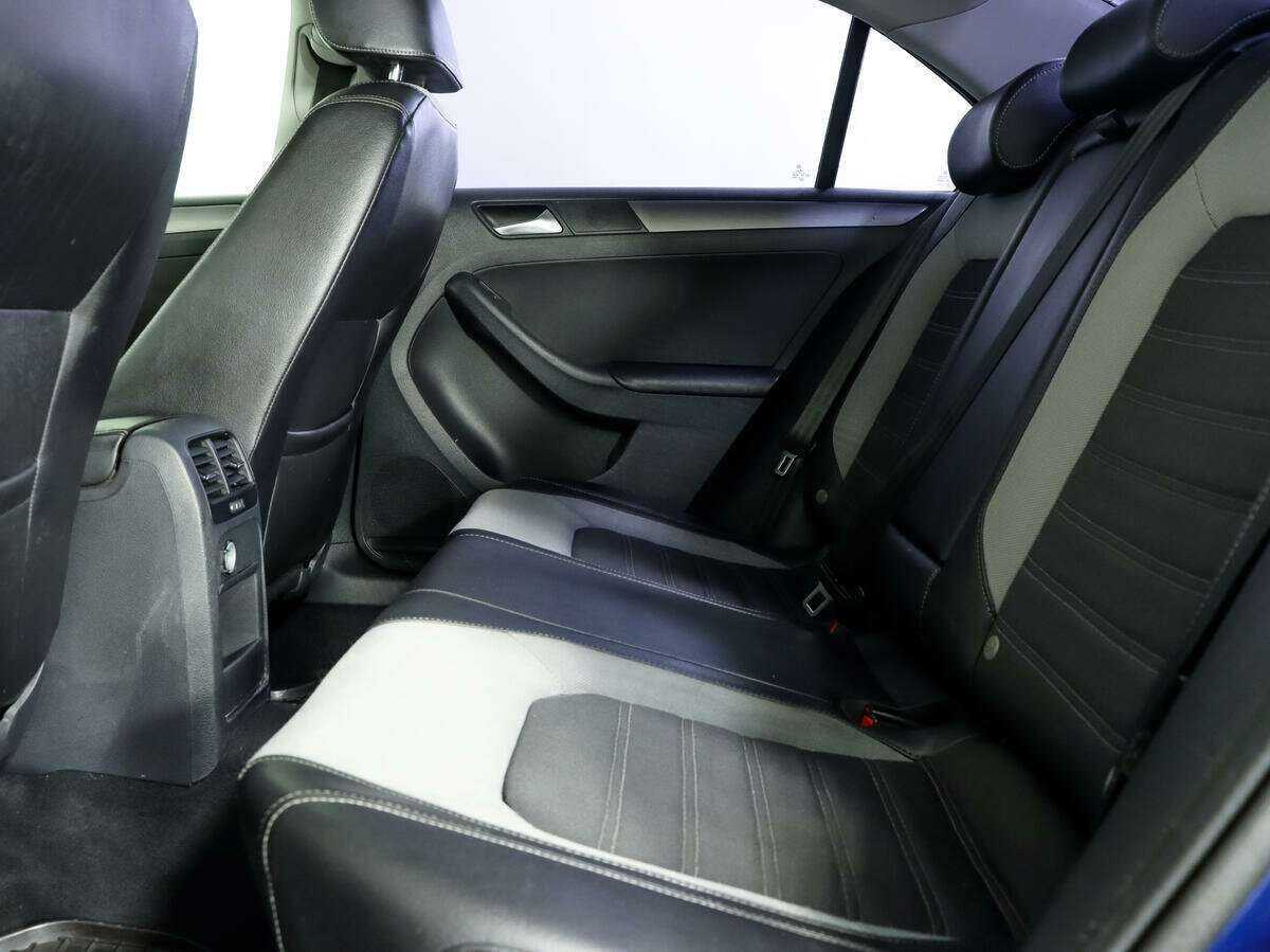 Купить Volkswagen Jetta с пробегом. Фото: #10