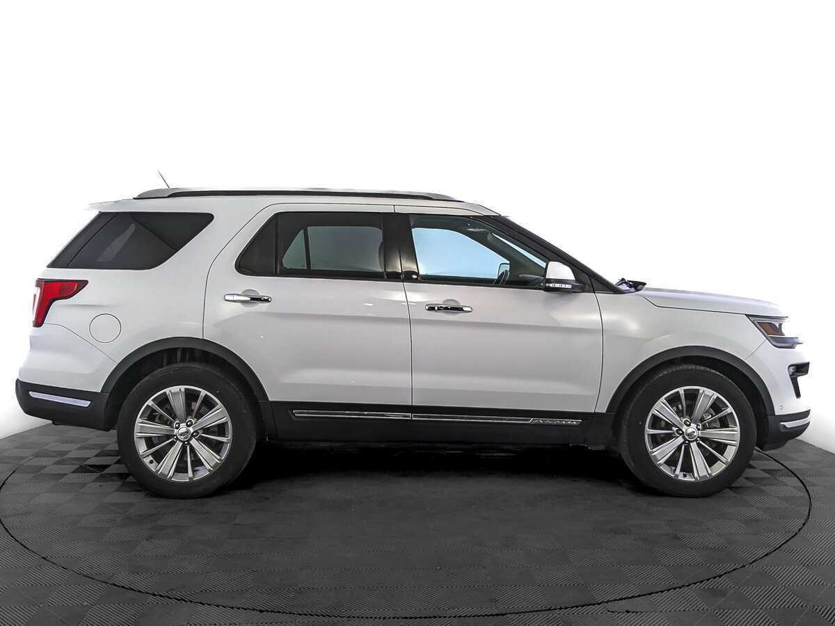 Купить Ford Explorer с пробегом. Фото: #3