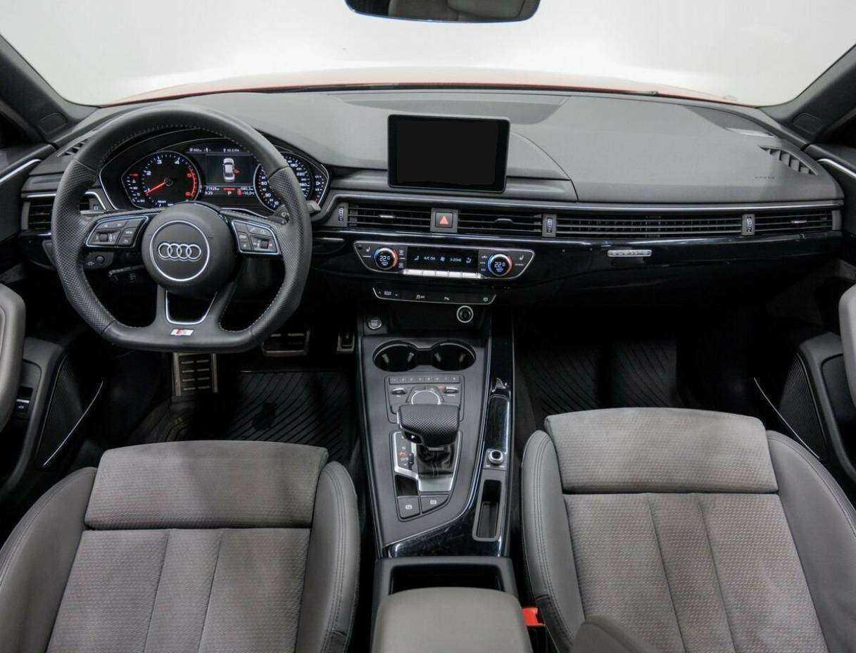 Купить Audi A4 с пробегом. Фото: #11