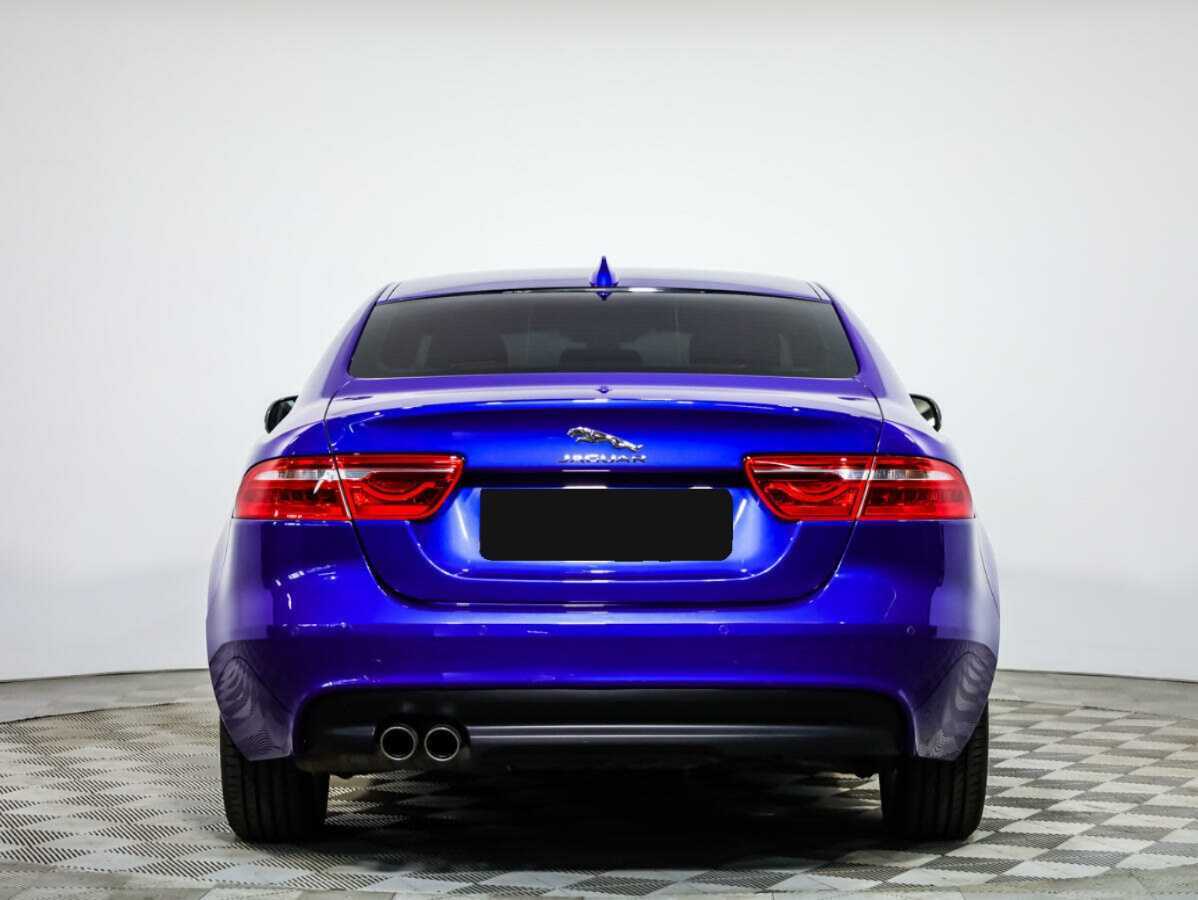 Купить Jaguar XE с пробегом. Фото: #4