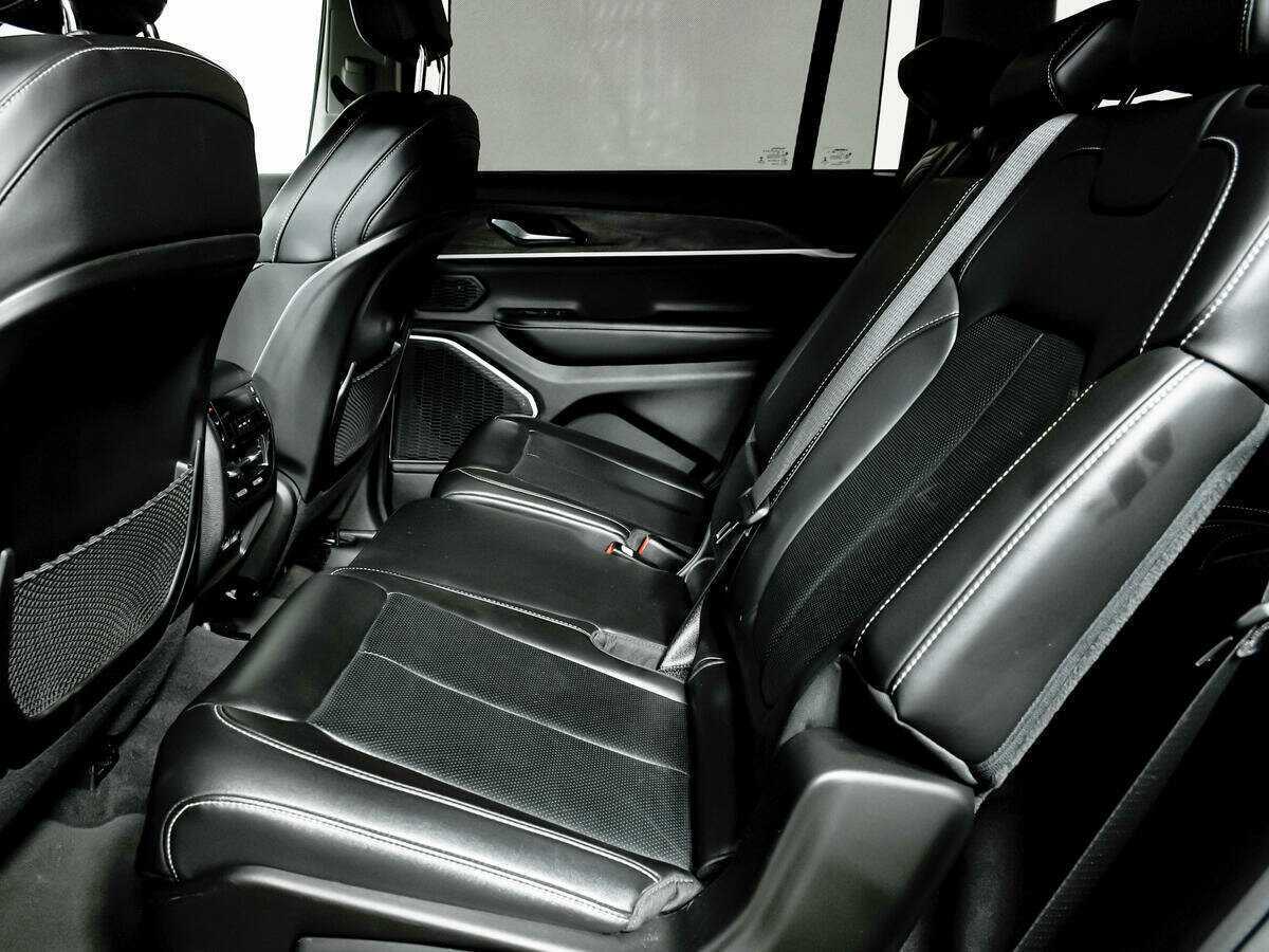 Купить Jeep Grand Cherokee с пробегом. Фото: #11