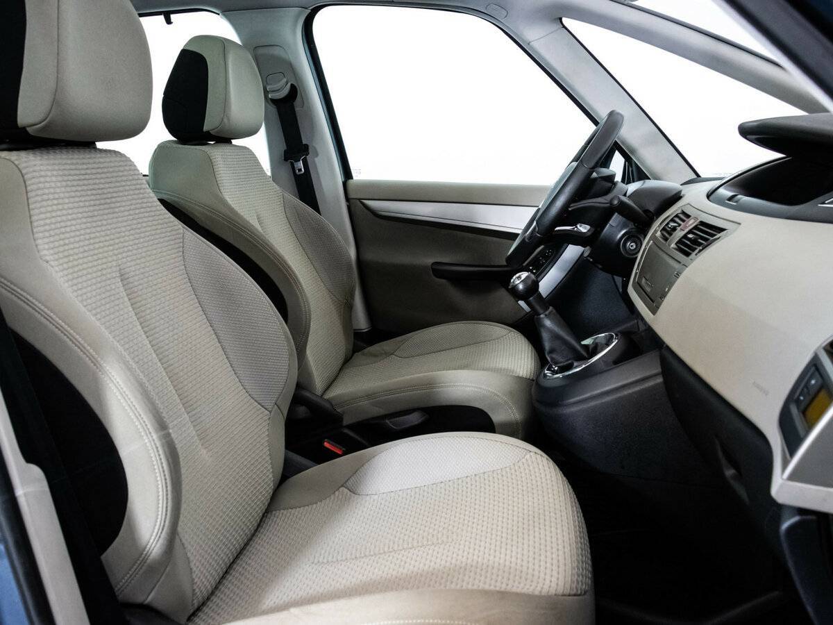Купить Citroen C4 Picasso с пробегом. Фото: #18