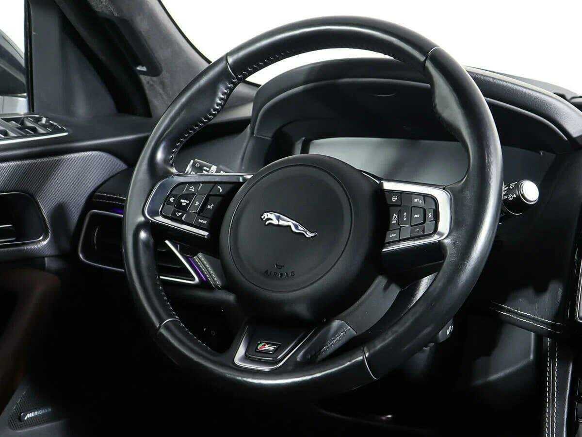 Купить Jaguar F-Pace с пробегом. Фото: #9